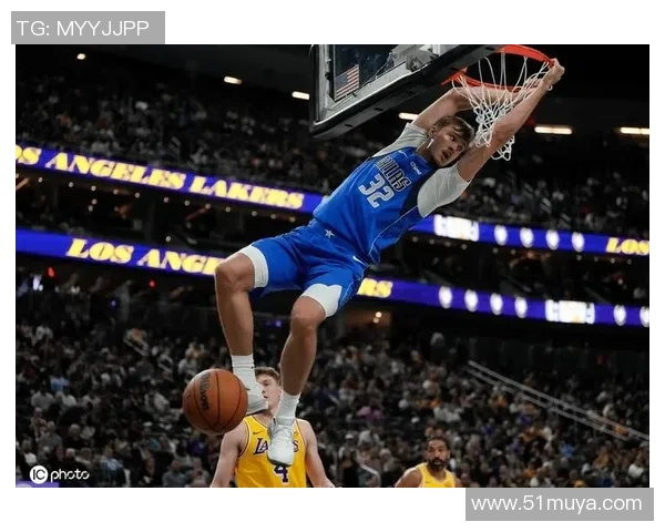 浓眉称弗拉格在逆境中表现出色 NBA赛季如同过山车般起伏不定