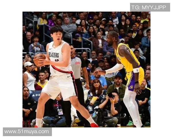 文班亚马挑战浓眉霸主地位 费城新星小艾崭露头角 杨瀚森首战引关注